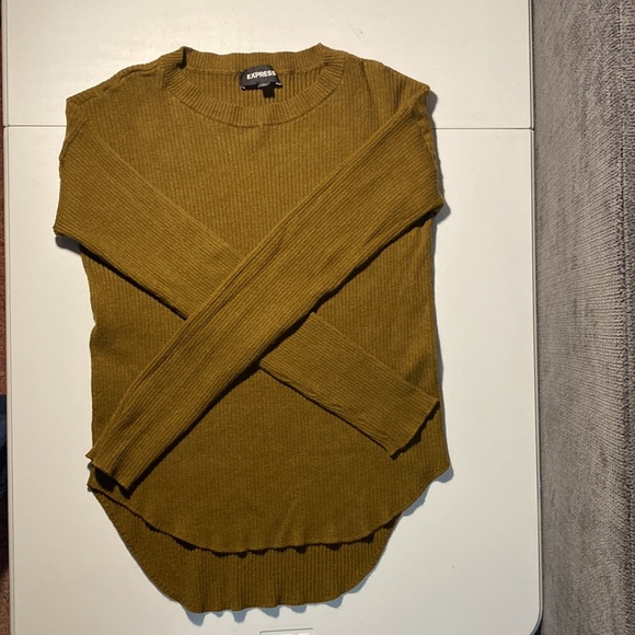 GUC - Express - Low High Ribbed Sweater - Size Small - Picture 10 of 11